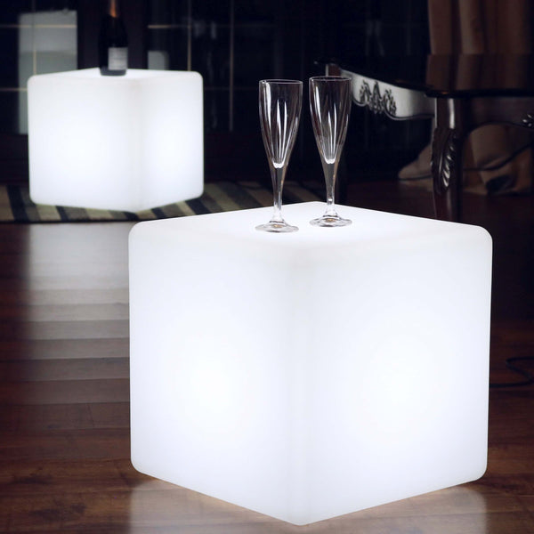 Belysende LED kube 40cm, stående gulvlampe, hvid E27 pære installeret