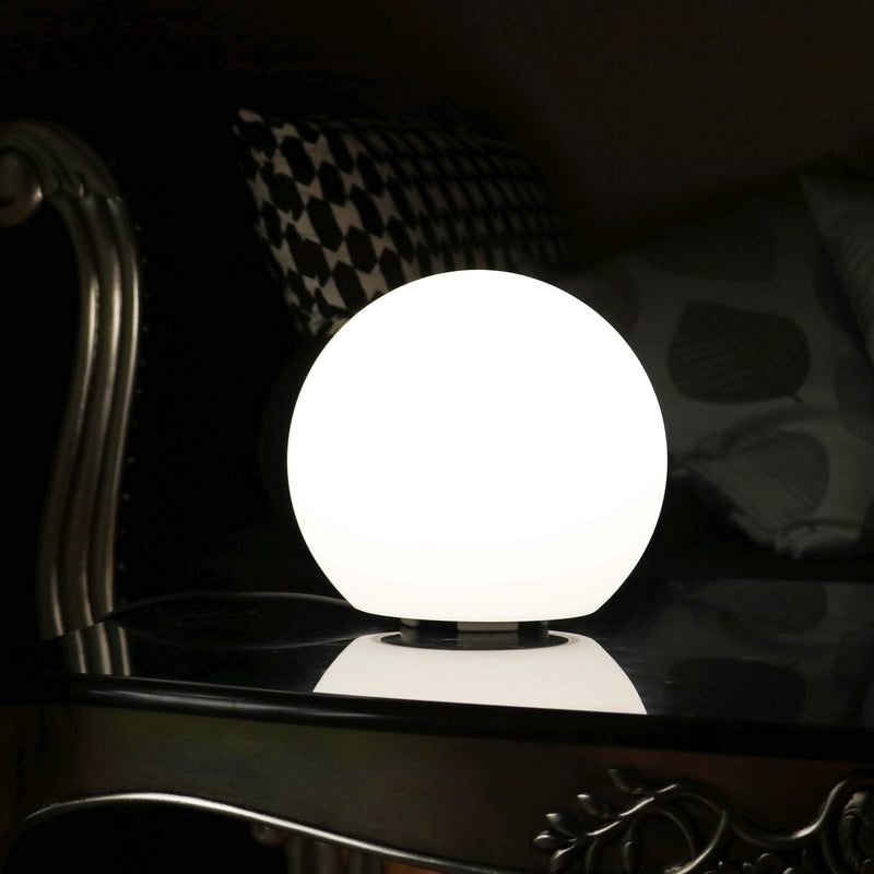 LED natbordslampe, 20cm lyskugle, stikkontakt, hvid