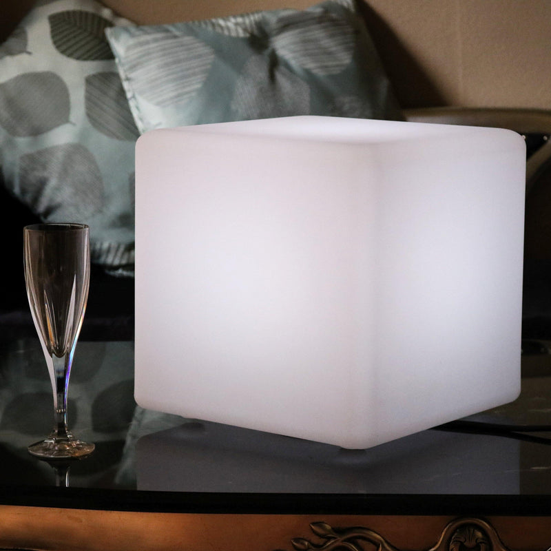 Bordlampe til stikkontakt, LED kube med fjernbetjening, 30x30 cm